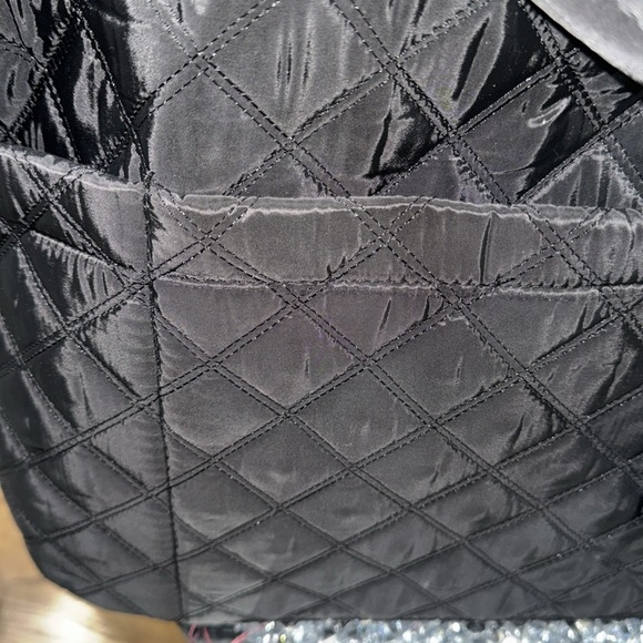 Adrienne Vittadini Quilted NylonDuffel Bag W/Luggage Tag. 13” X 21” - Picture 10 of 11